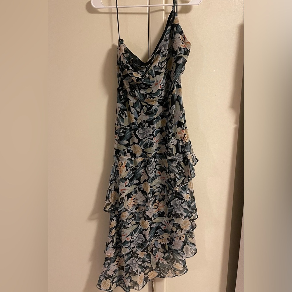 Elegant Floral Patterned Dress